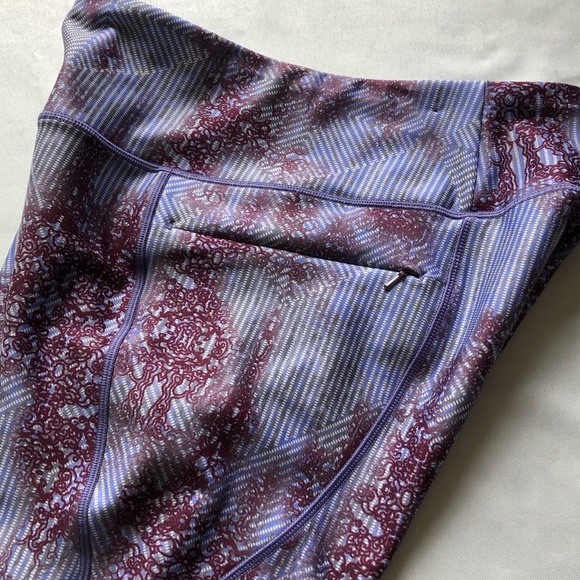 CALIA Essentials Printed Zipper Pocket Aged Culture High Waisted Legging - Picture 4 of 14